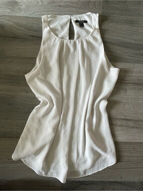RW&CO. White Sleeveless Keyhole Camisole